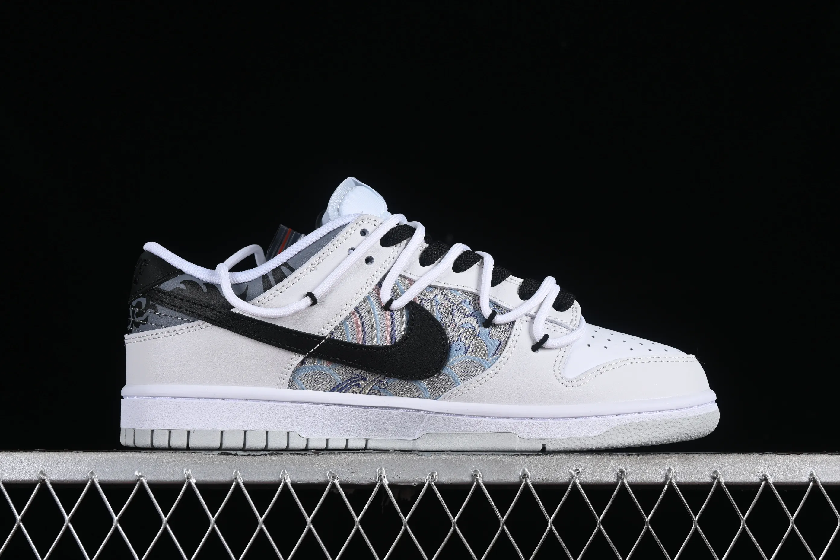 All Categories Nk SB Dunk Series Nk SB Dunk Low Low-top sneakers Nk Dunk Low Year of the Dragon Limited CNY Bailongyin Literary style SB strappy low-top casual sneakers DV0831-101